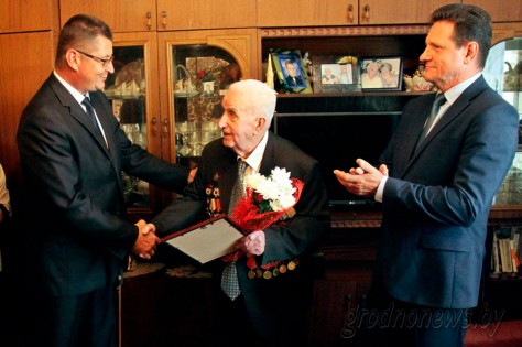Человек-легенда. Ветерана войны, героя Социалистического Труда Владимира Баума поздравили с 95-летием