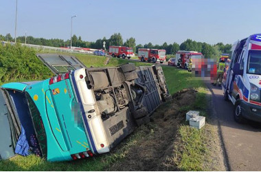 Фото: В Польше перевернулся пассажирский автобус с белорусами, есть пострадавшие