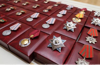 Фото: Ордена, медали, почетные звания. Госнаград удостоены 75 представителей различных сфер деятельности