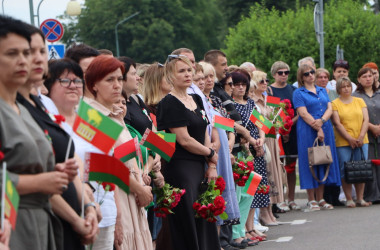 Фото: В Свислочи прошел митинг-реквием ко Дню всенародной памяти жертв Великой Отечественной войны и геноцида белорусского народа 