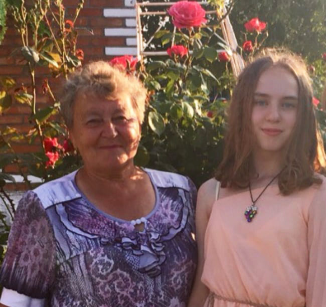 Ульяна Борис с бабушкой1.jpg