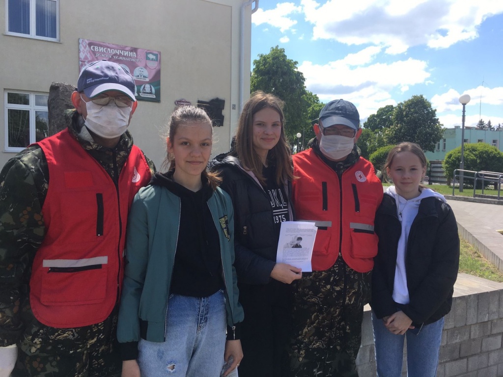 Волонтеры красного креста