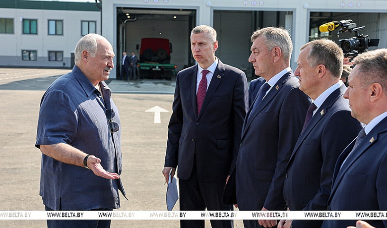 Фото: Александр Лукашенко: райагросервисы должны стать опорными пунктами для отечественных производителей техники