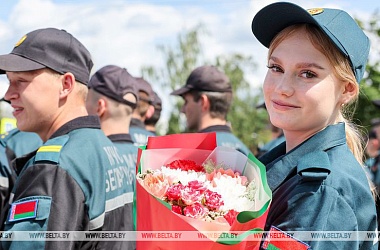 Фото: Александр Лукашенко поздравил пожарных-спасателей с профессиональным праздником