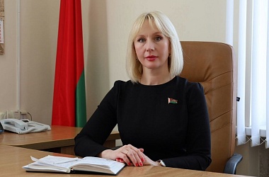 Фото: Поздравление члена Совета Республики Елены Стальбовской с Днем медицинского работника